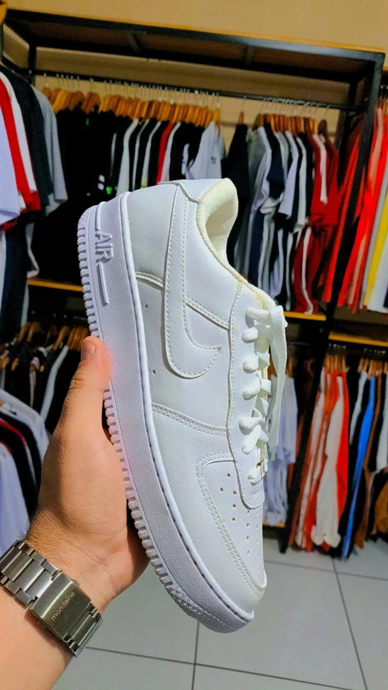 Tênis Nike Air Force